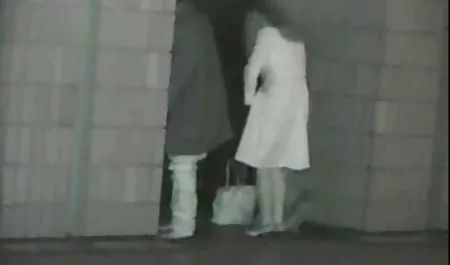 Busty Honey Fucked و داستانهای تازه شهوانی Sucks خروس
