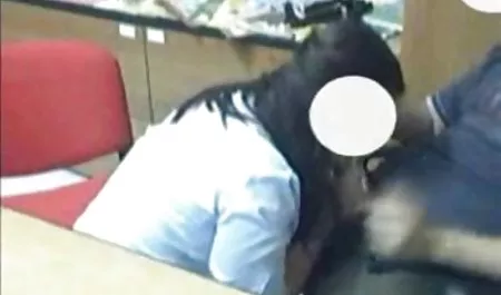 سطل سلطنتی زیبایی Blowjob است داستان سکی شهوانی