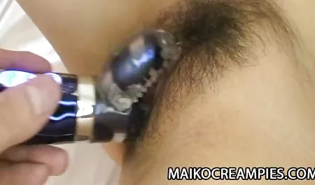 Honeysuckleme عاشق داستانهای گی شهوانی زنبورهایش است