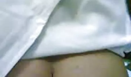 Trash Whore داستانهای تازه شهوانی Sucks Trailer Cock در سرویس بهداشتی GH