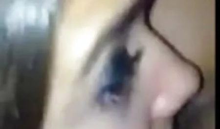 نوجوان زیبا همه سبک ها را داستان مامان شهوانی ماساژ داده و سپس لعنتی