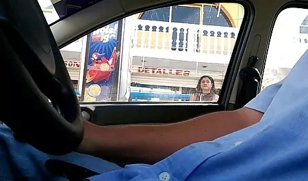 شیطان ورزش بلوند برخی از دیک ها را می خورد و از کورهای داستان تصویری سکسی شهوانی جوانی می شود