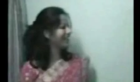 لوله کش شاخی دو دیسک را سایت داستانهای سکسی شهوانی به طور همزمان می گیرد